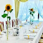 Gosciniec I Restauracja Salton בוצ'ניה