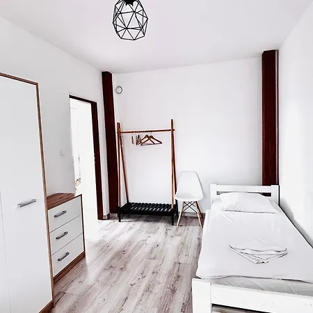 Gosciniec I Restauracja Salton *