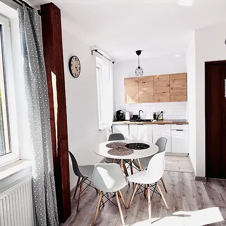 Gosciniec I Restauracja Salton * ボフニャ