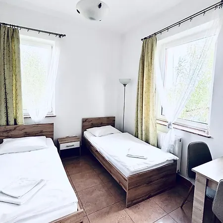 Gosciniec I Restauracja Salton ホームステイ