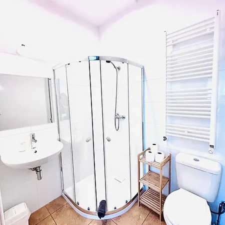 Gosciniec I Restauracja Salton ホームステイ ボフニャ