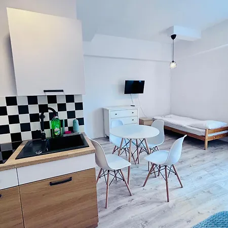 Gosciniec I Restauracja Salton ホームステイ