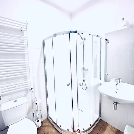 ホームステイ Gosciniec I Restauracja Salton ボフニャ