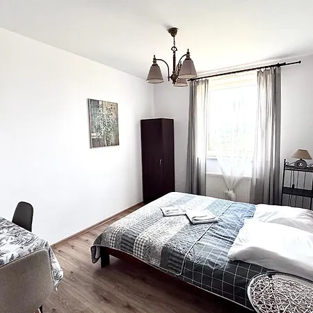 Gosciniec I Restauracja Salton *