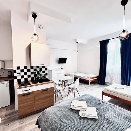 Gosciniec I Restauracja Salton ホームステイ