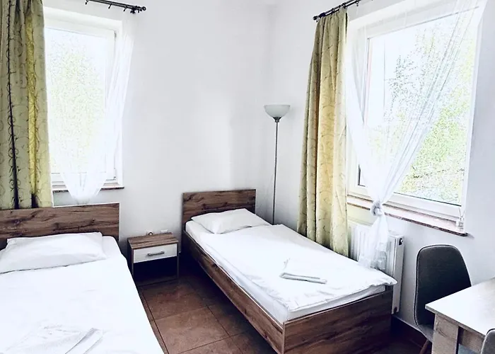 Gosciniec I Restauracja Salton בית אירוח