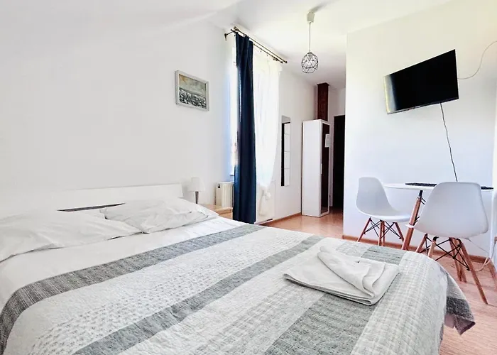 Gosciniec I Restauracja Salton