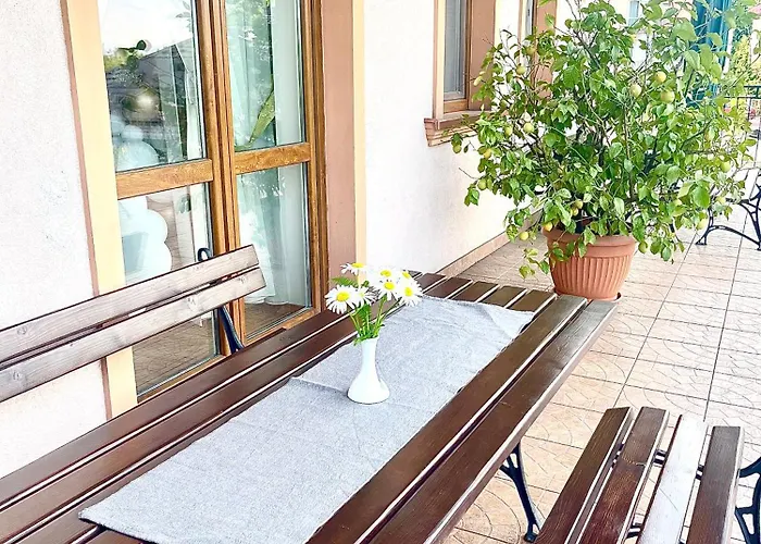 Gosciniec I Restauracja Salton * בוצ'ניה