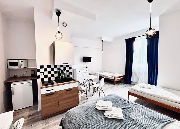 Gosciniec I Restauracja Salton בית אירוח